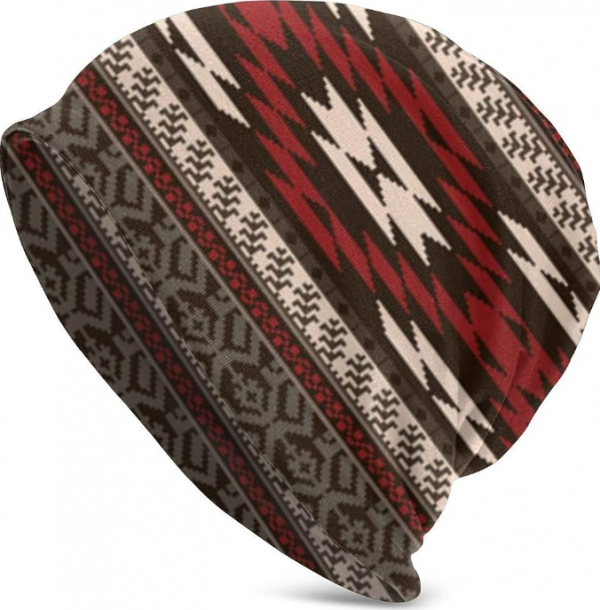 Topi Panjang Dengan Pola Etnik